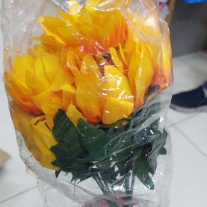 ضمة ورد دوار شمس لون ذهبي 5 عرق